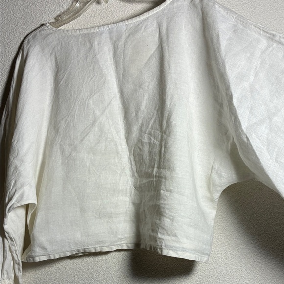 Elegant White linen Women's Top - Picture 4 of 4